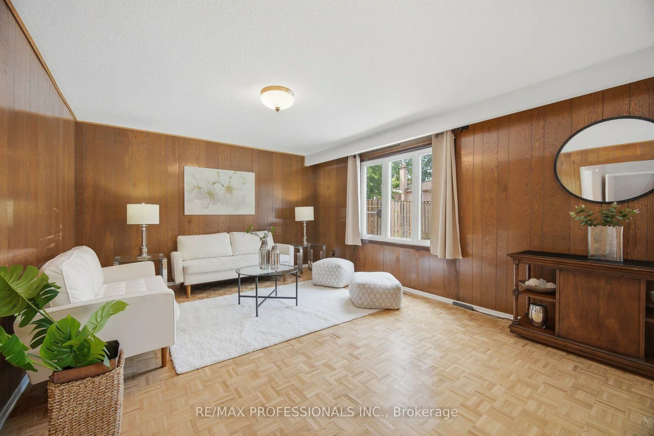 90, Peckham, Newtonbrook West, Toronto
