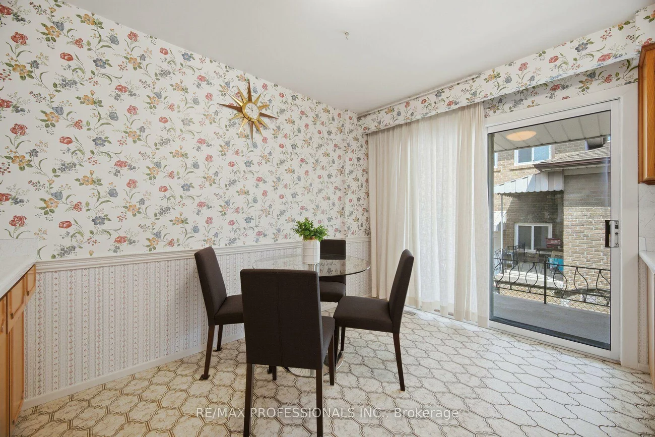 90, Peckham, Newtonbrook West, Toronto