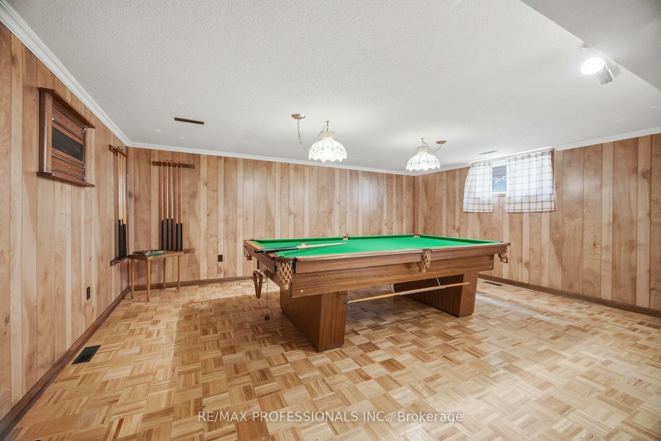 90, Peckham, Newtonbrook West, Toronto