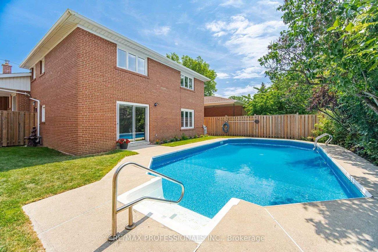 90, Peckham, Newtonbrook West, Toronto