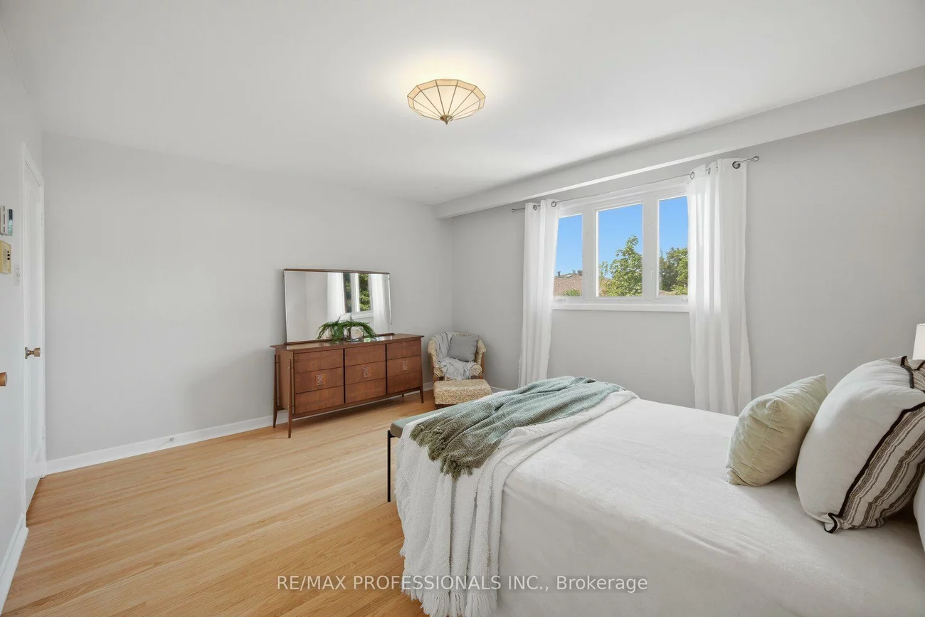 90, Peckham, Newtonbrook West, Toronto