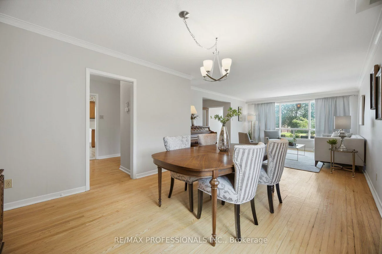 90, Peckham, Newtonbrook West, Toronto