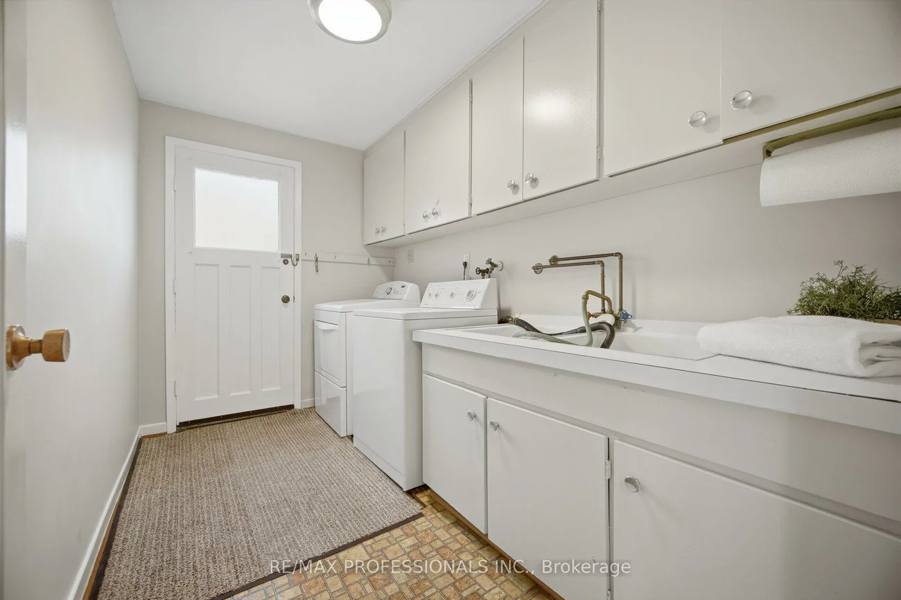 90, Peckham, Newtonbrook West, Toronto