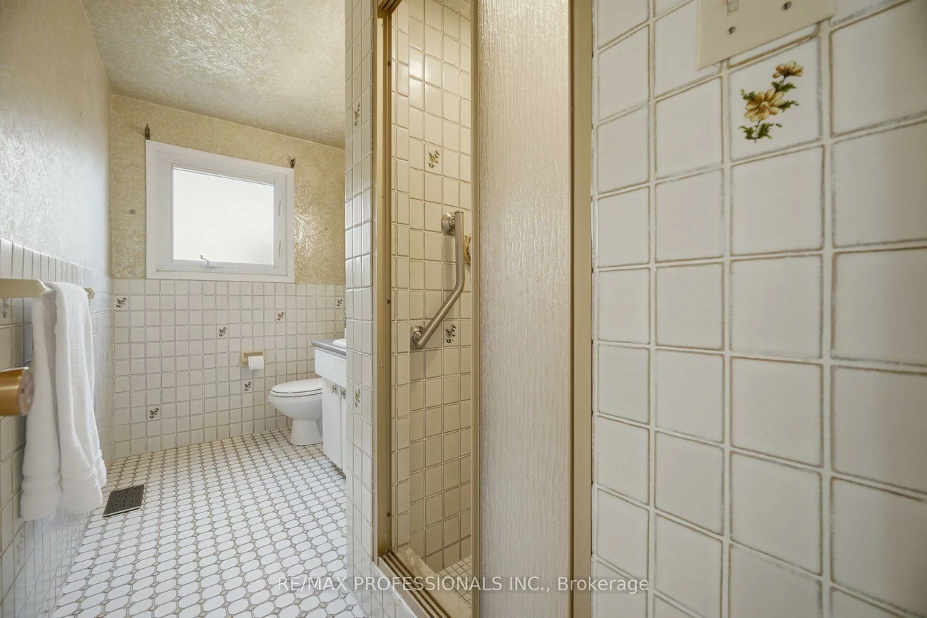 90, Peckham, Newtonbrook West, Toronto