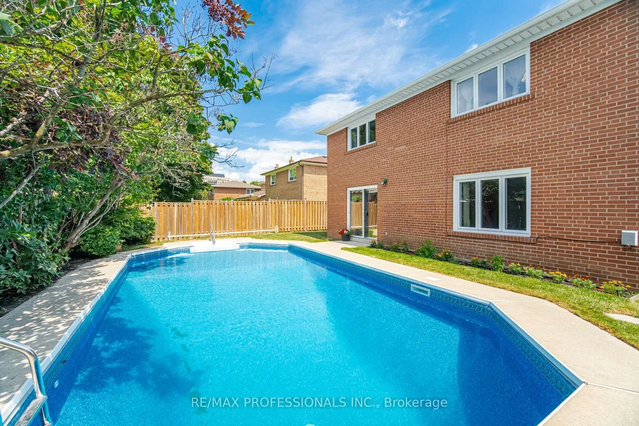 90, Peckham, Newtonbrook West, Toronto