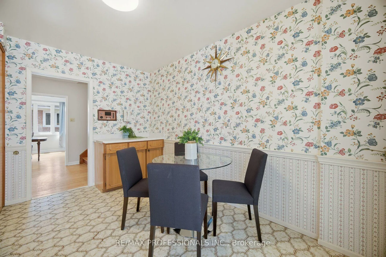 90, Peckham, Newtonbrook West, Toronto