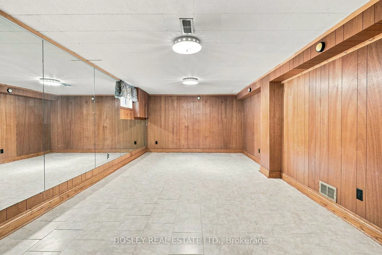 87, Brighton, Bathurst Manor, Toronto