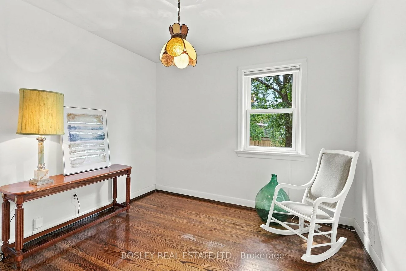 87, Brighton, Bathurst Manor, Toronto