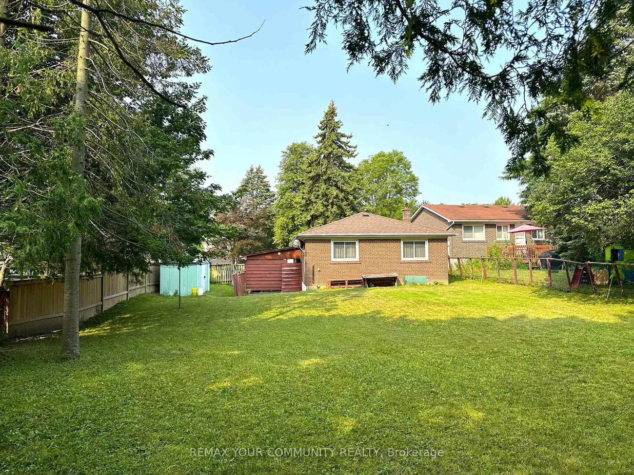 15, Resolution, Hillcrest Village, Toronto