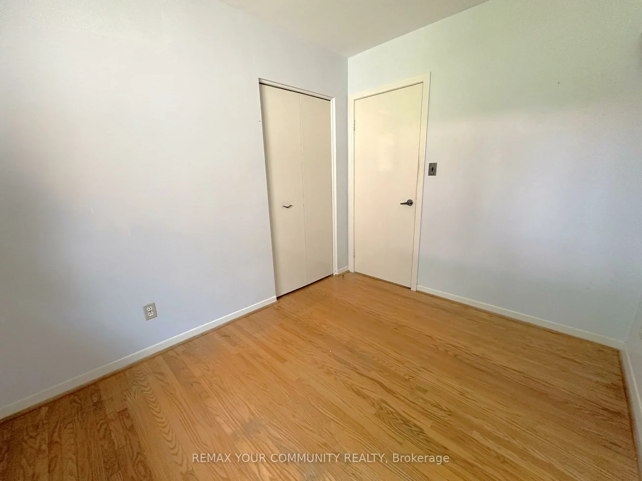 15, Resolution, Hillcrest Village, Toronto