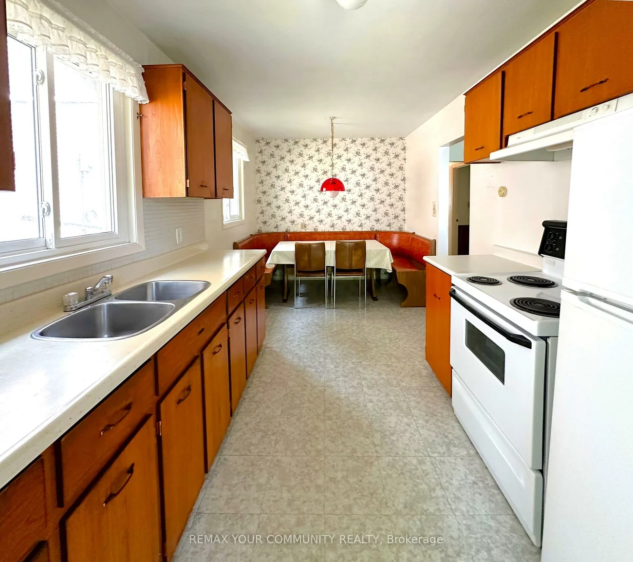 15, Resolution, Hillcrest Village, Toronto