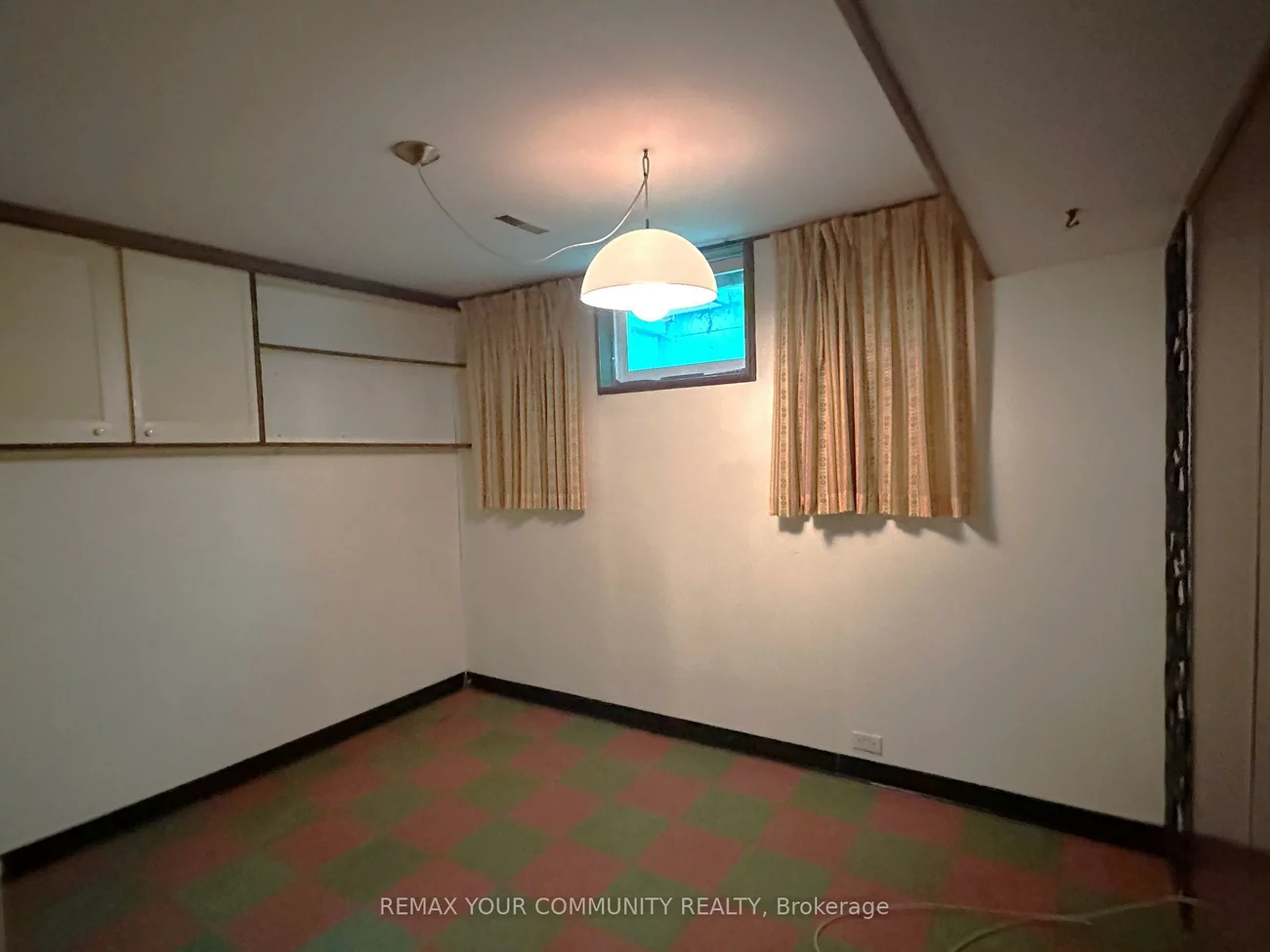 15, Resolution, Hillcrest Village, Toronto