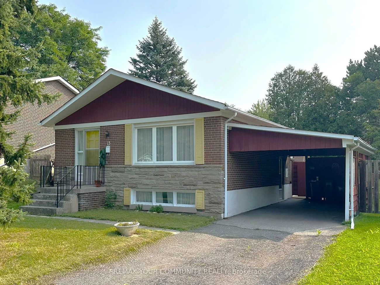 15, Resolution, Hillcrest Village, Toronto
