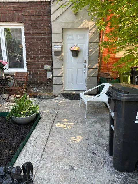687, Richmond, Niagara, Toronto