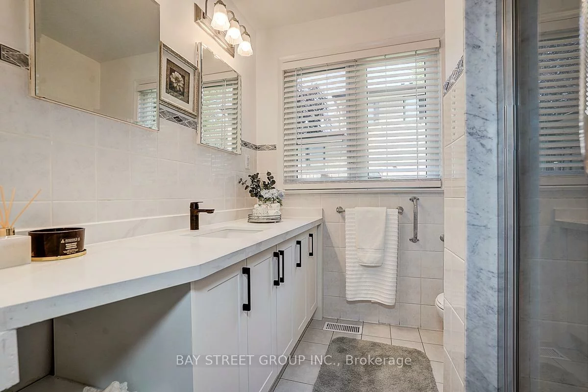 336, Betty Ann, Willowdale West, Toronto