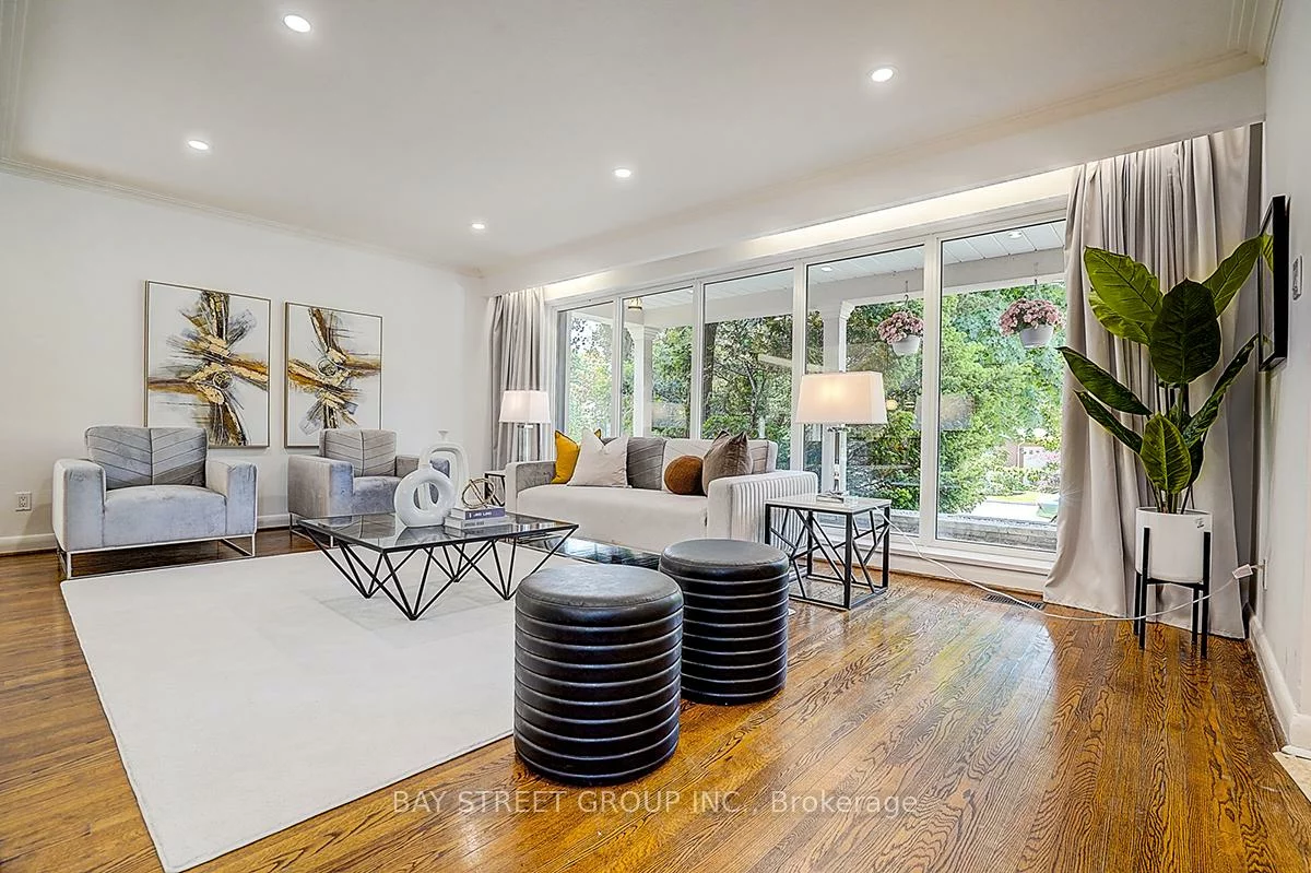 336, Betty Ann, Willowdale West, Toronto