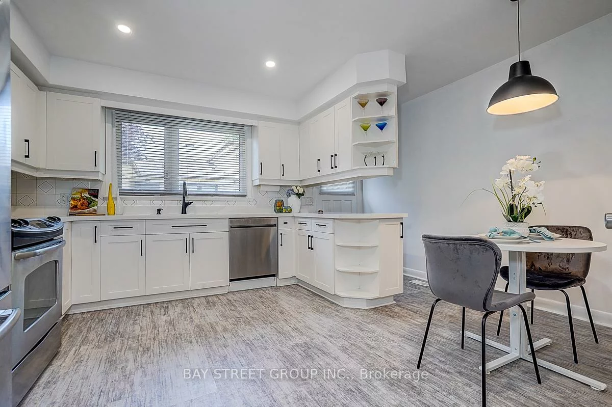 336, Betty Ann, Willowdale West, Toronto