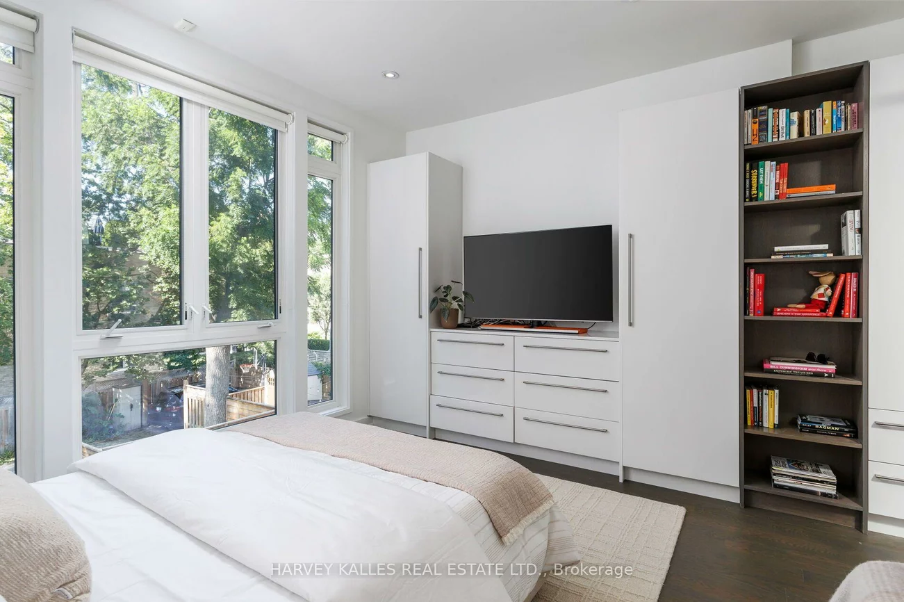 128, Montgomery, Yonge-Eglinton, Toronto