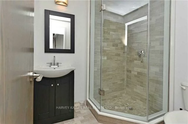 128, Montgomery, Yonge-Eglinton, Toronto