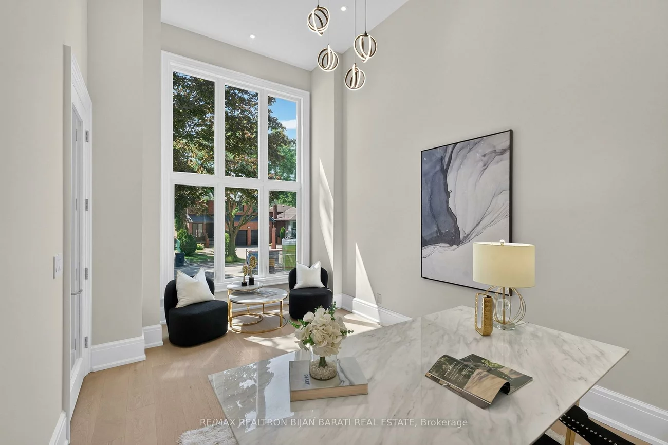 140, Olive, Willowdale East, Toronto