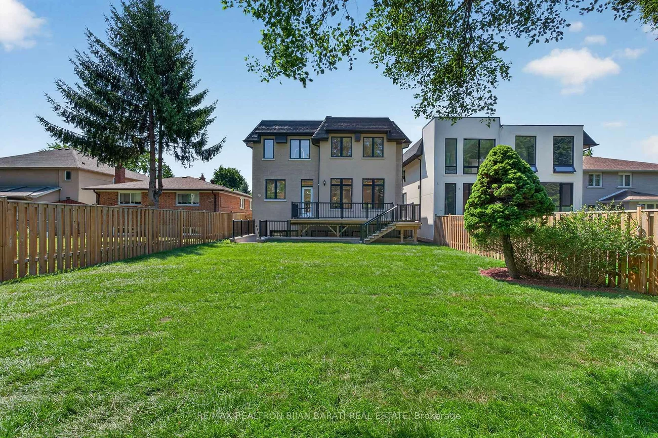 140, Olive, Willowdale East, Toronto