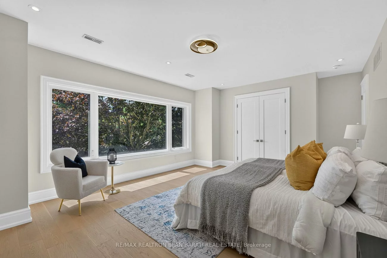 140, Olive, Willowdale East, Toronto