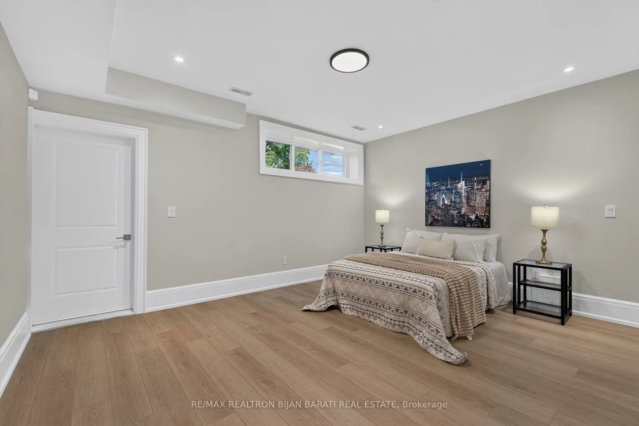140, Olive, Willowdale East, Toronto
