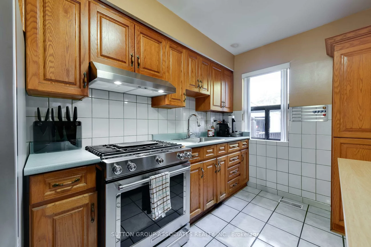 219, Atlas, Humewood-Cedarvale, Toronto