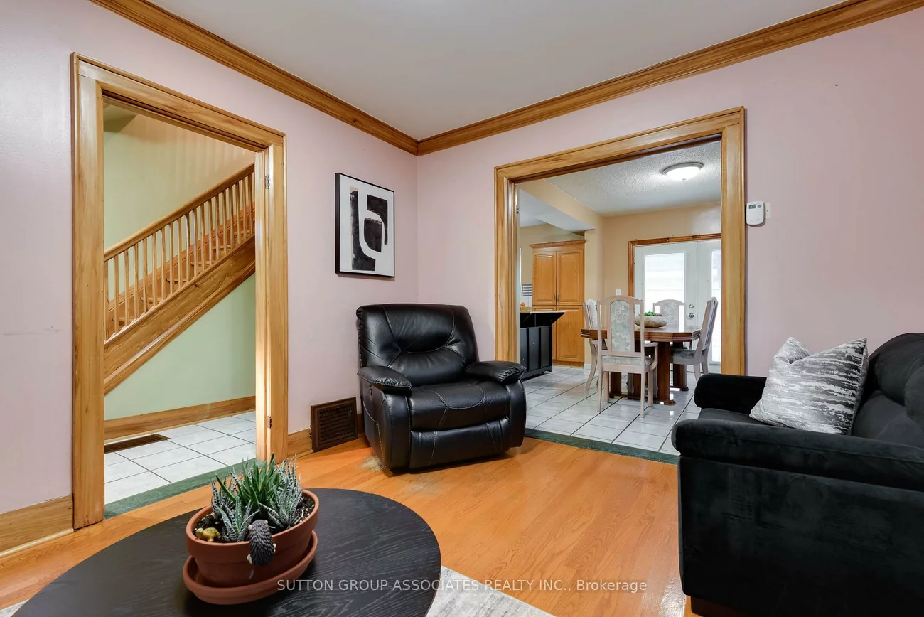 219, Atlas, Humewood-Cedarvale, Toronto