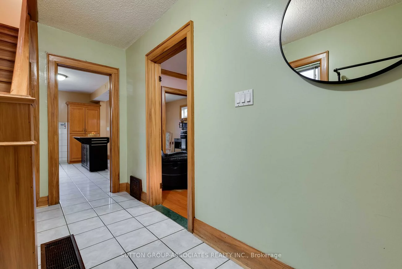 219, Atlas, Humewood-Cedarvale, Toronto