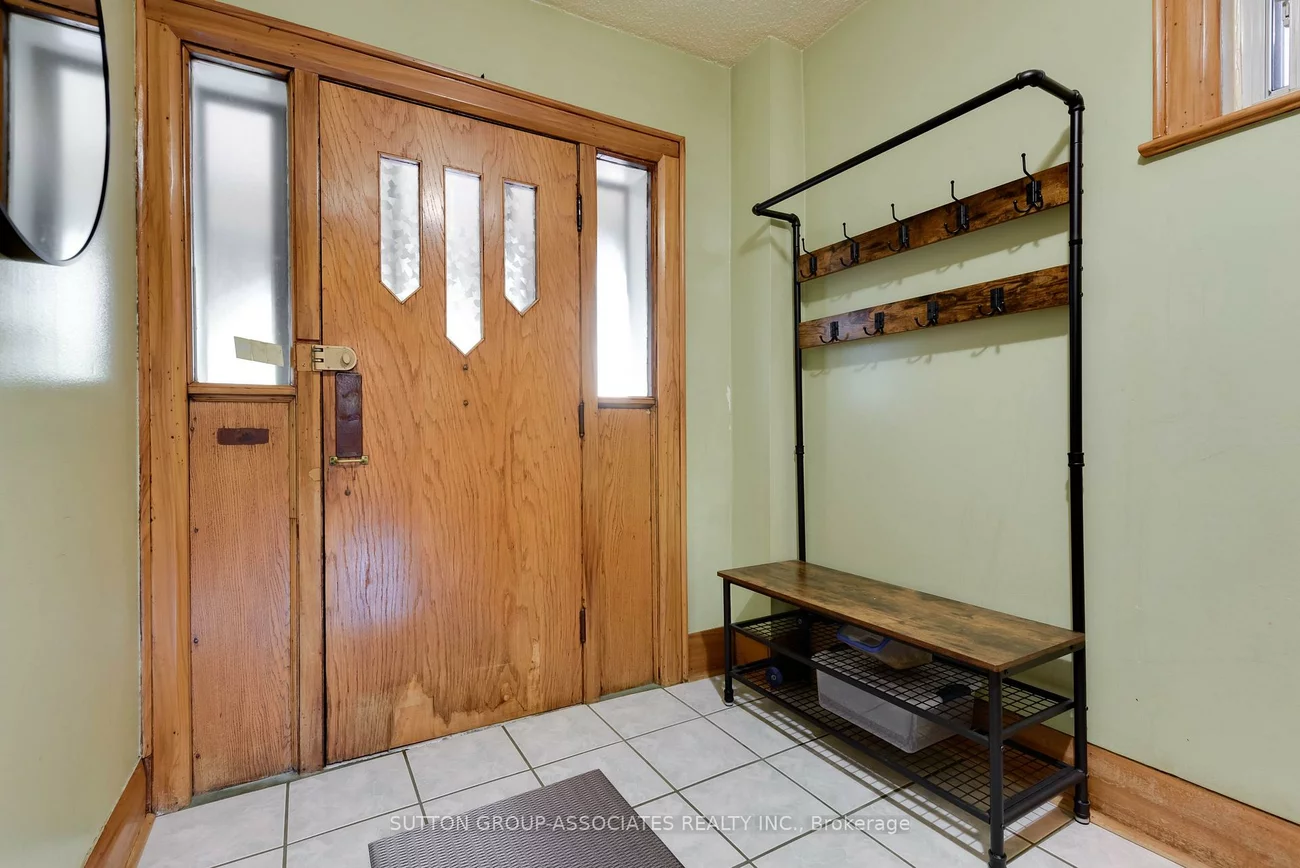 219, Atlas, Humewood-Cedarvale, Toronto