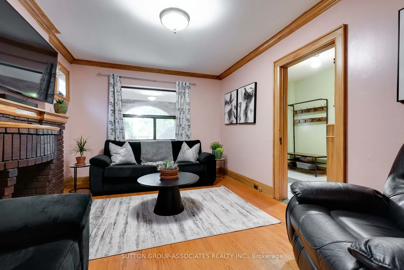 219, Atlas, Humewood-Cedarvale, Toronto