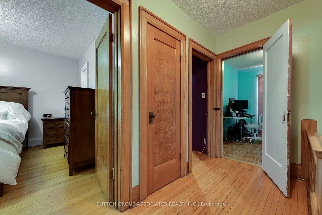 219, Atlas, Humewood-Cedarvale, Toronto