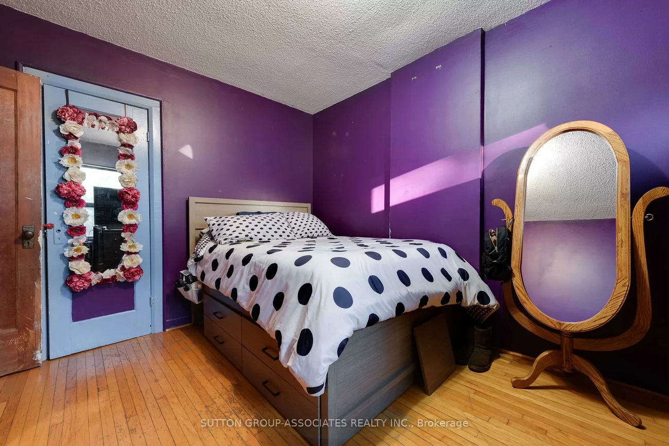 219, Atlas, Humewood-Cedarvale, Toronto