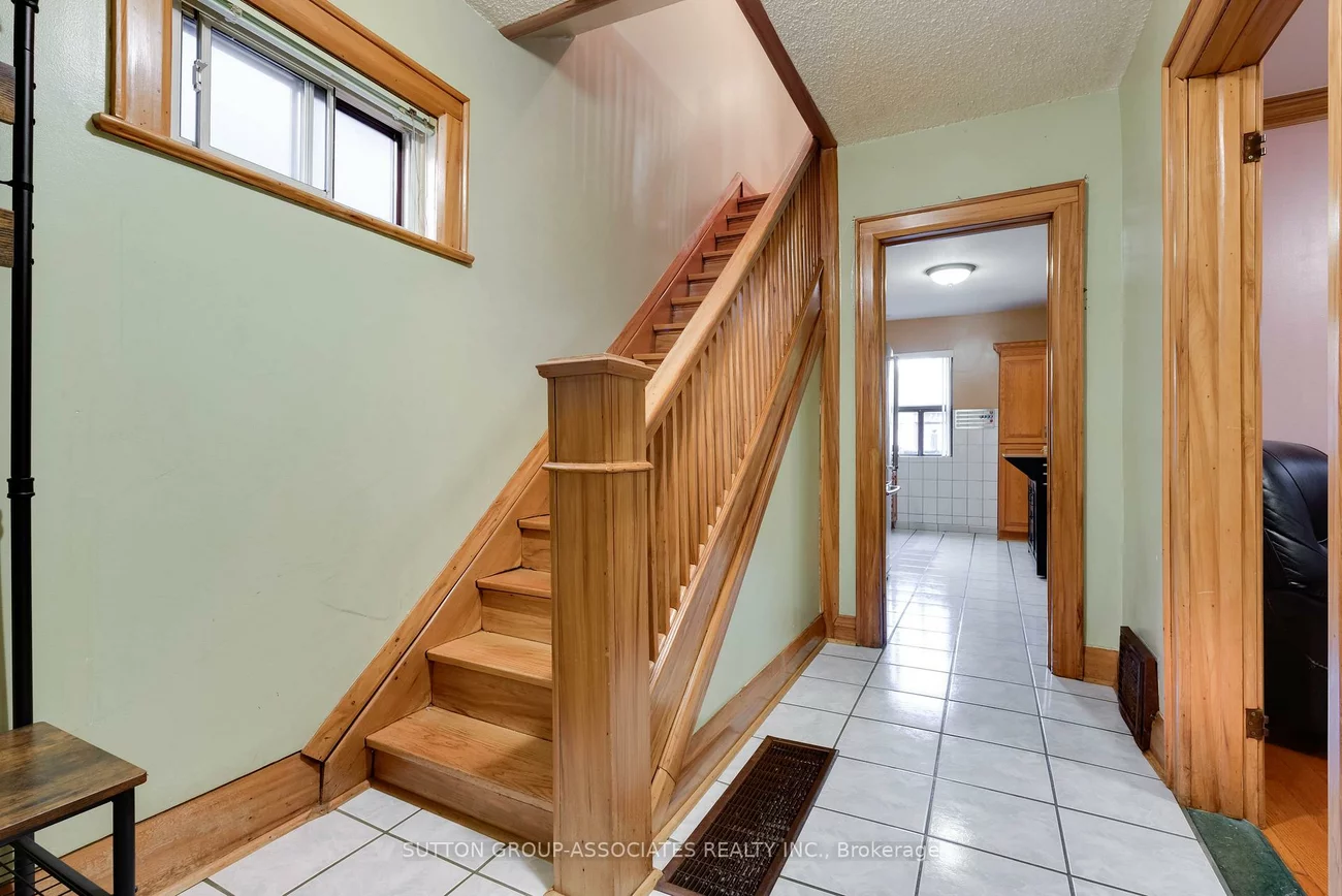 219, Atlas, Humewood-Cedarvale, Toronto