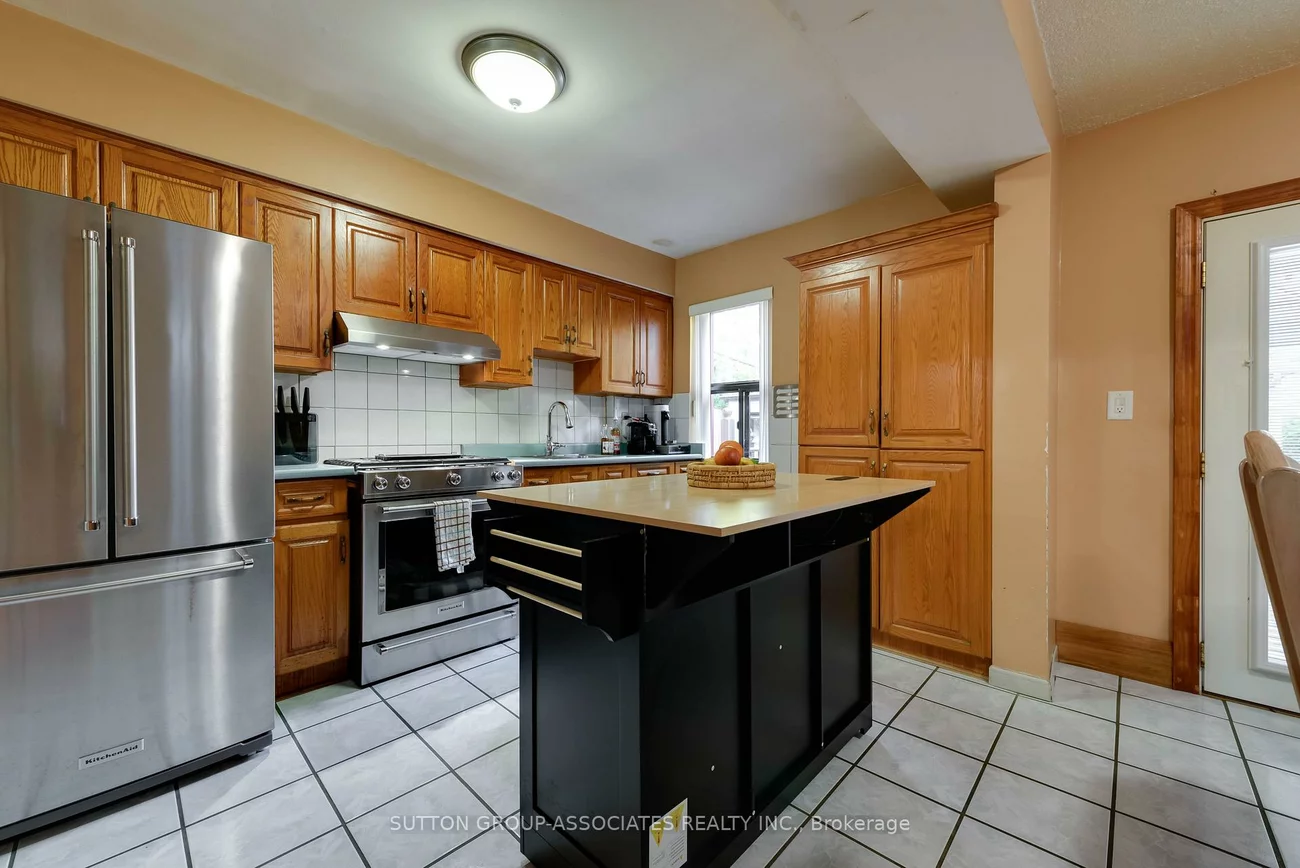 219, Atlas, Humewood-Cedarvale, Toronto