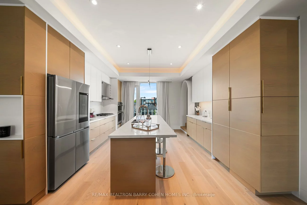 33, Lanark, Oakwood Village, Toronto
