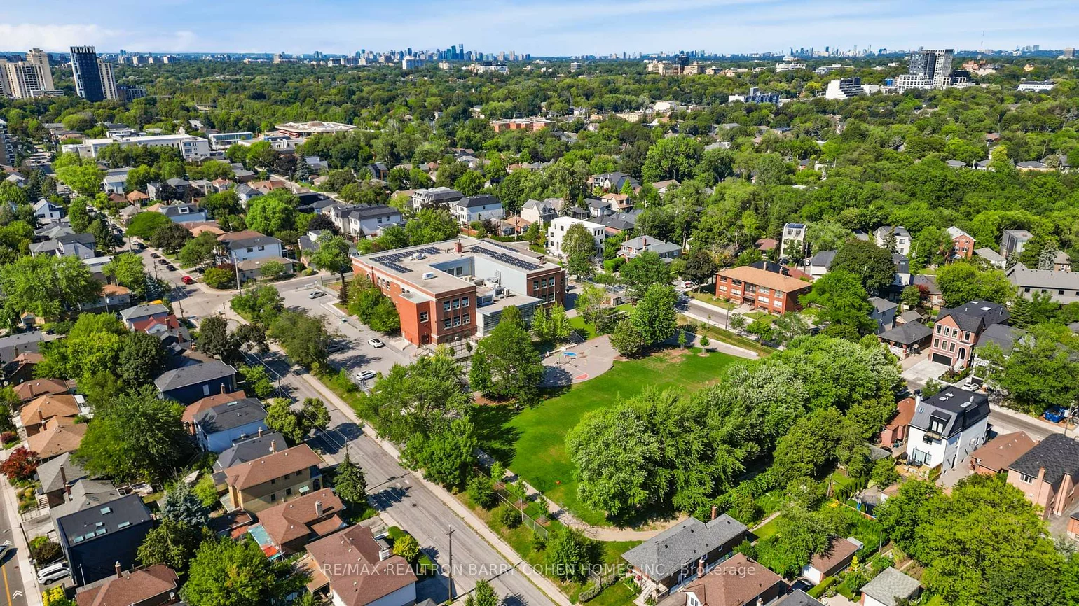 33, Lanark, Oakwood Village, Toronto