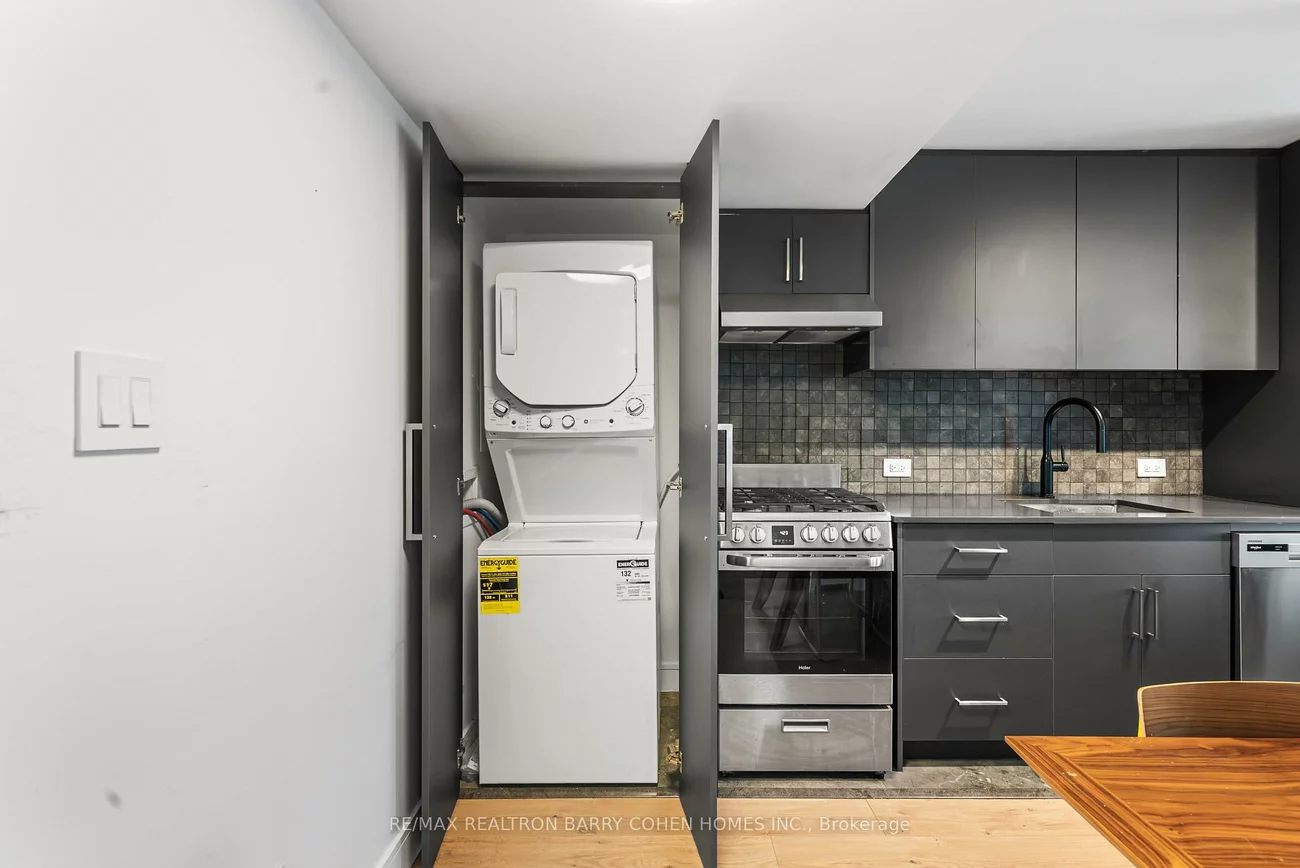 33, Lanark, Oakwood Village, Toronto