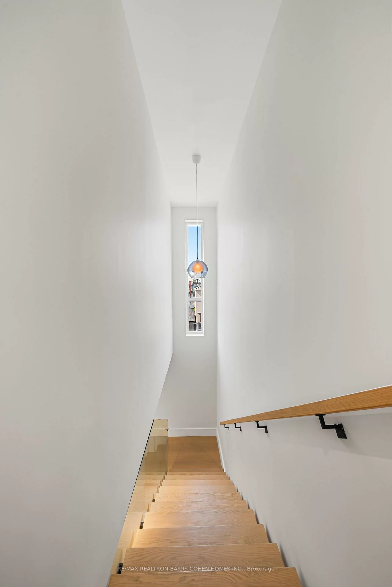 33, Lanark, Oakwood Village, Toronto