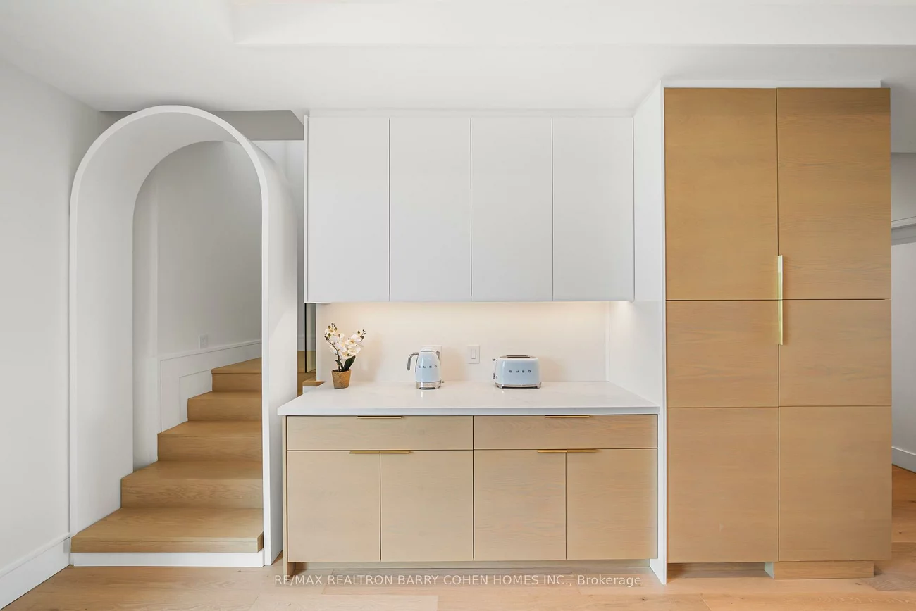 33, Lanark, Oakwood Village, Toronto