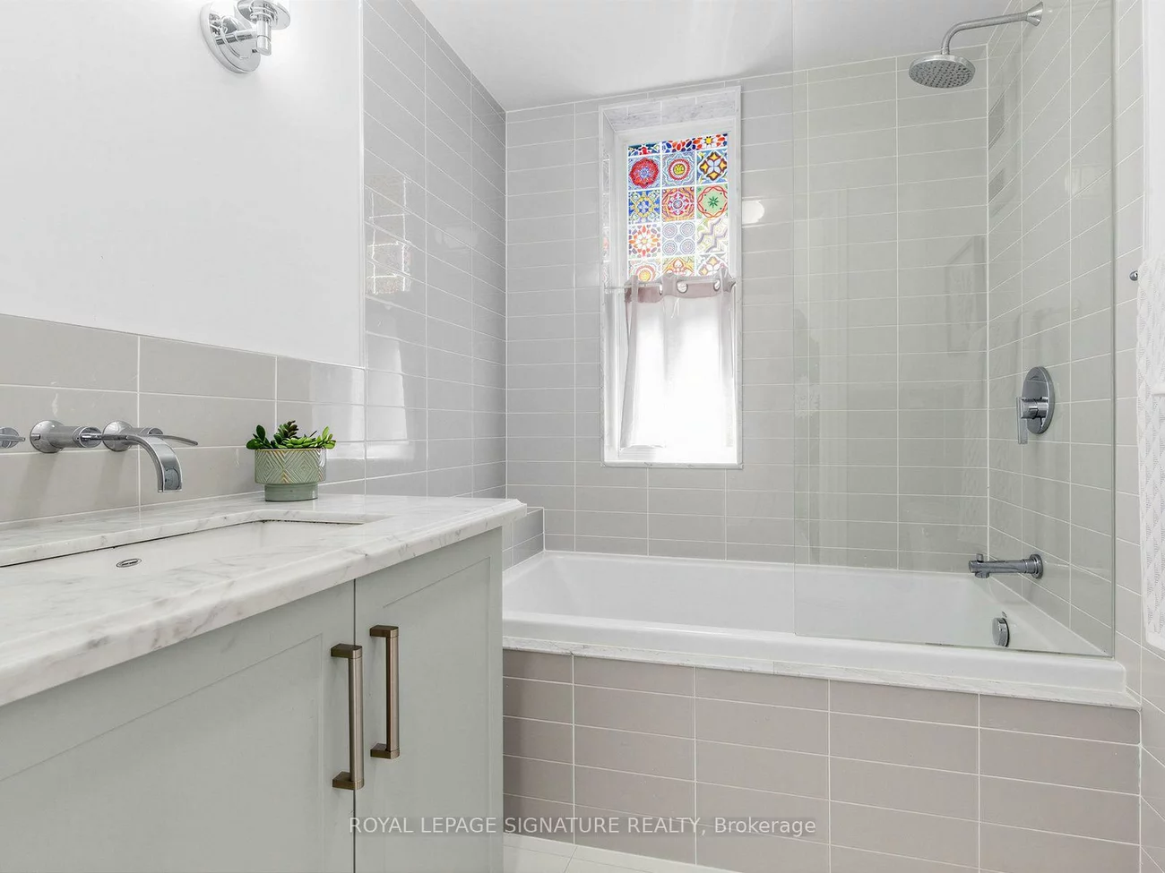 395, Shaw, Trinity-Bellwoods, Toronto