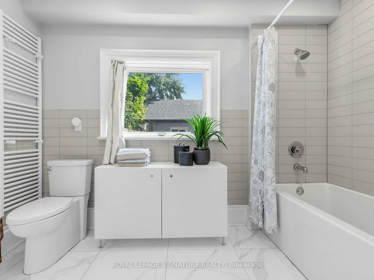 395, Shaw, Trinity-Bellwoods, Toronto
