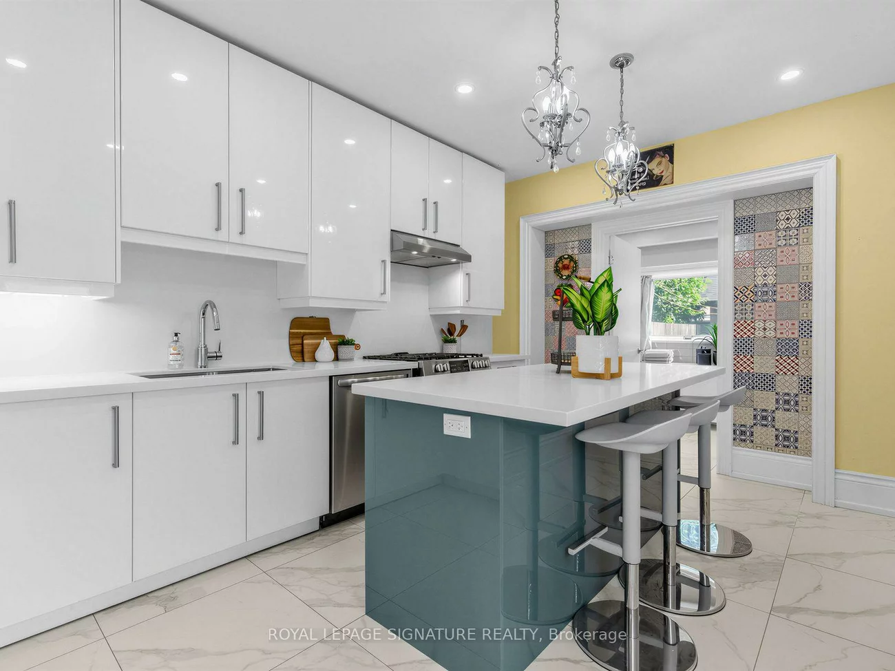 395, Shaw, Trinity-Bellwoods, Toronto