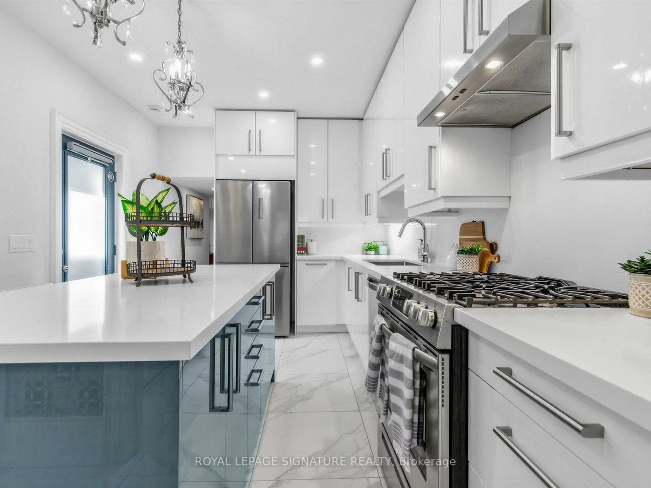 395, Shaw, Trinity-Bellwoods, Toronto