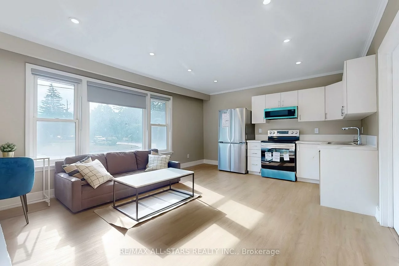 105, Betty Ann, Willowdale West, Toronto