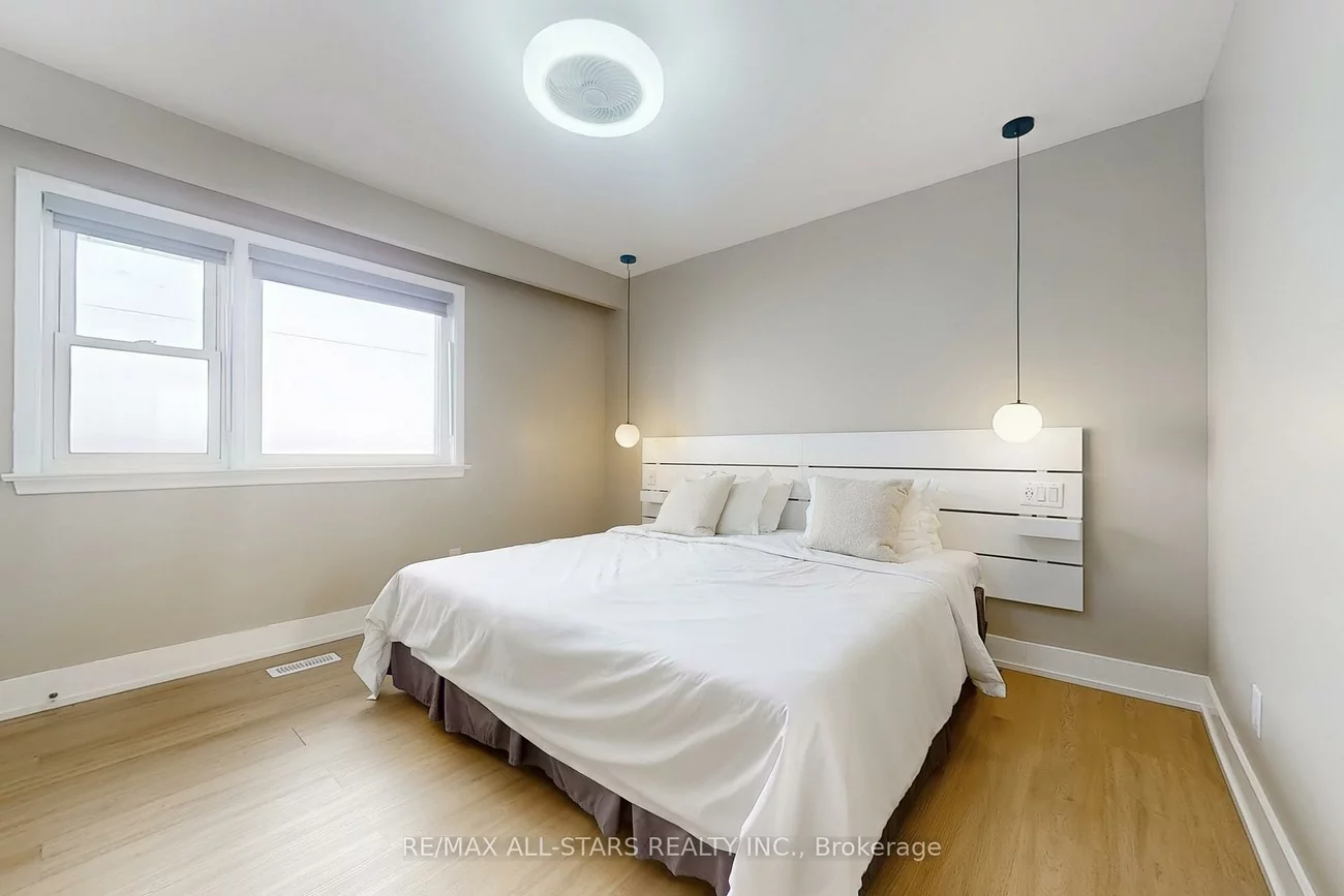 105, Betty Ann, Willowdale West, Toronto
