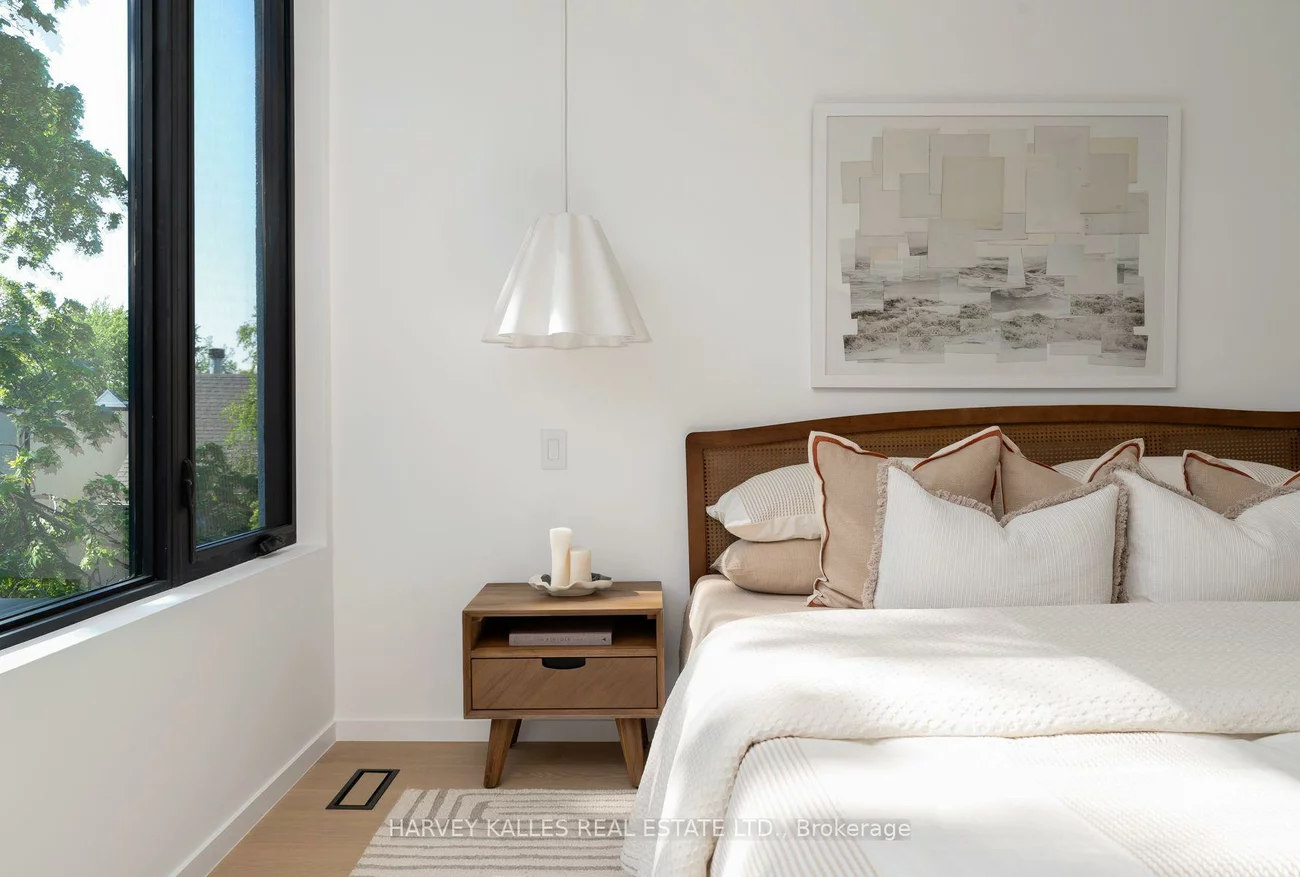 534, Duplex, Yonge-Eglinton, Toronto