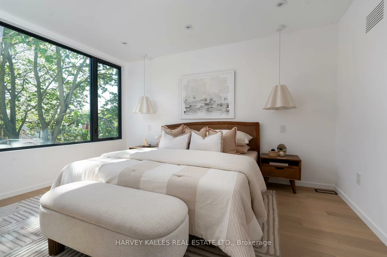 534, Duplex, Yonge-Eglinton, Toronto