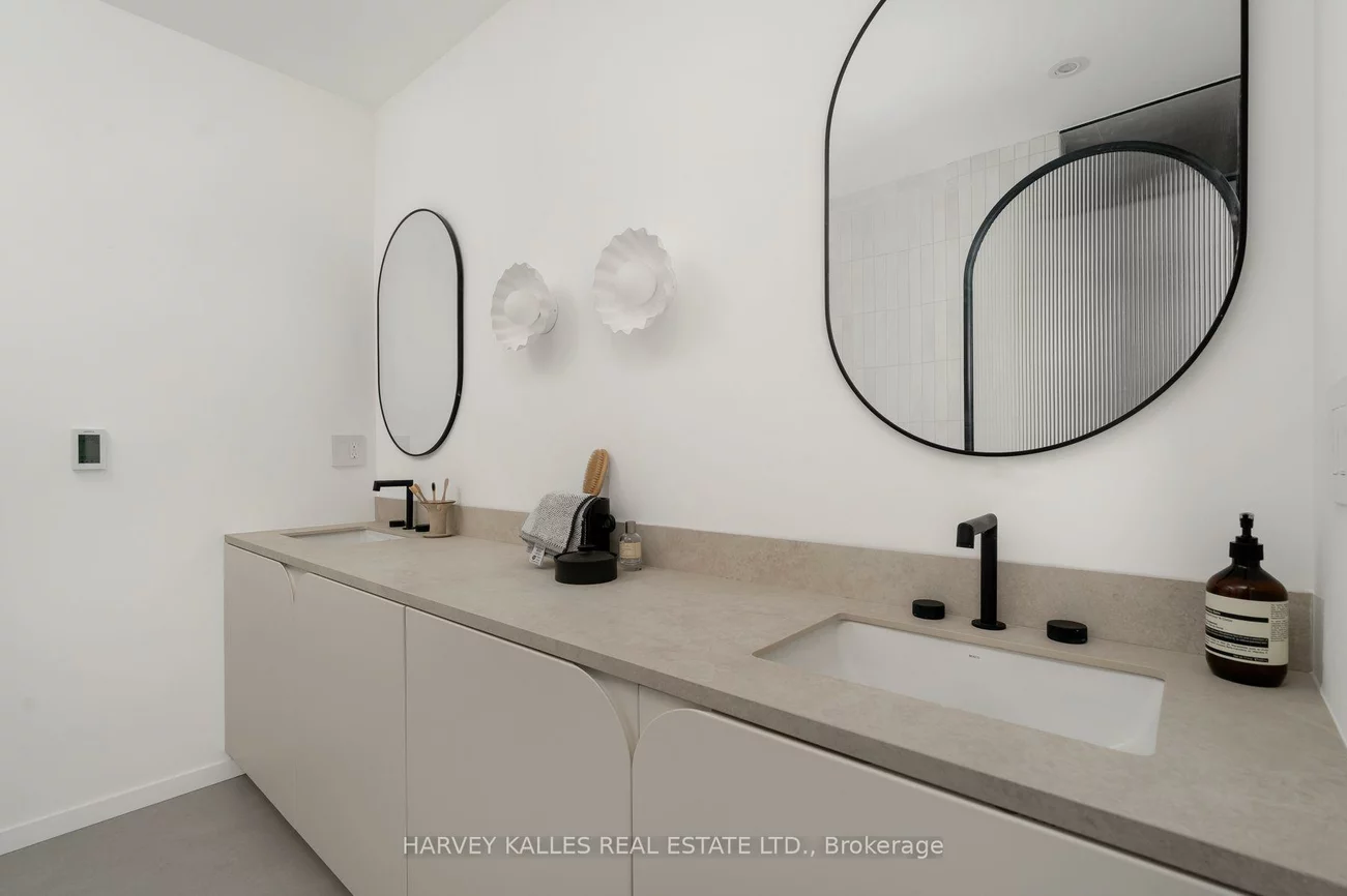 534, Duplex, Yonge-Eglinton, Toronto